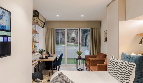 Estudio Confort, patio