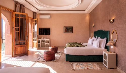 Suite superior, vistas a la piscina