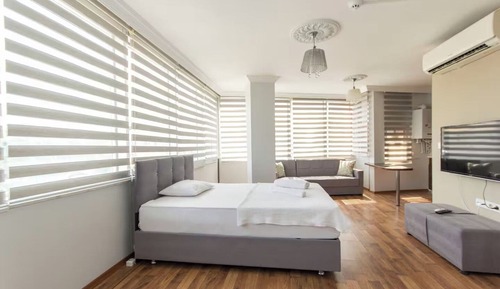 Apartamento familiar, cocina básica, vistas a la ciudad