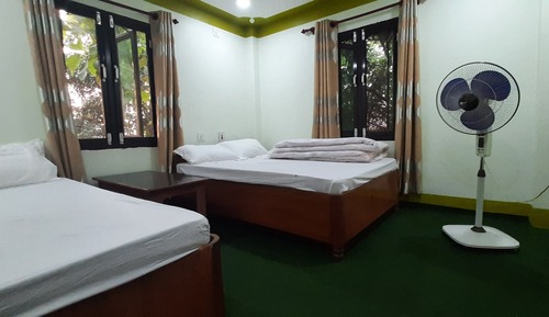 Habitación económica con 1 cama doble o 2 individuales, vistas al jardín