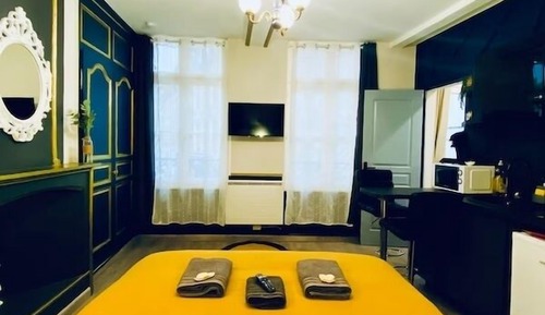 Estudio, vistas a la ciudad