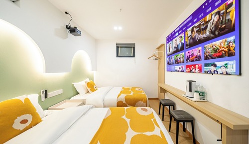 Habitación básica con 2 camas individuales