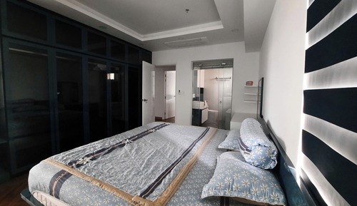 Apartamento, 3 habitaciones, balcón, vistas a la ciudad