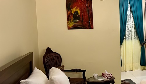 Habitación estándar con 1 cama doble o 2 individuales, vistas a la ciudad