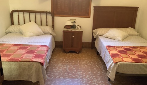 Habitación con 2 camas individuales