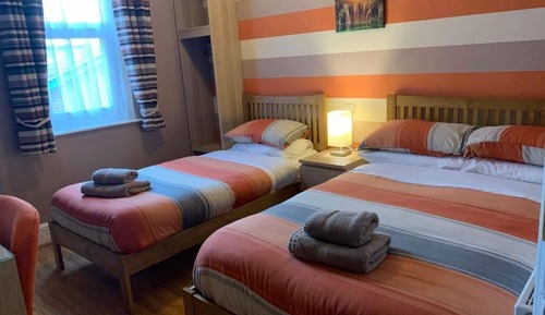 Habitación estándar con 1 cama doble o 2 individuales