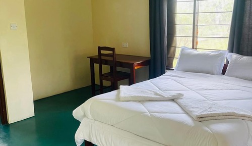 Habitación Confort doble, 1 cama doble, vistas a la piscina