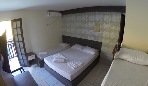 Suite básica, no fumadores, balcón