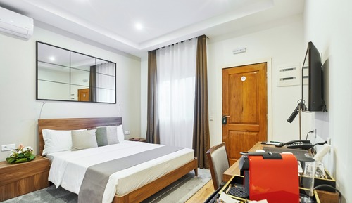 Habitación estándar doble, 1 cama de matrimonio, no fumadores, vistas al patio