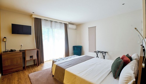 Habitación Deluxe doble, 1 cama de matrimonio, no fumadores, vistas al patio