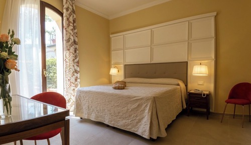 Habitación superior, vistas al jardín