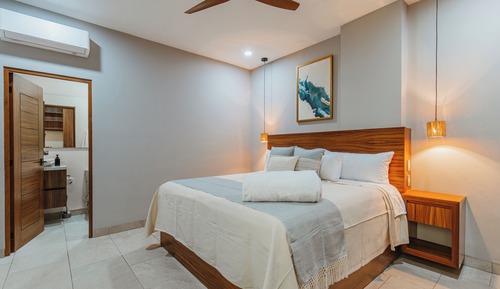 Luxury Apartment, Pool Access, Ocean View 104