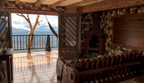 Cabaña, vistas a la montaña