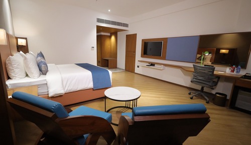 Estudio, 1 cama de matrimonio grande, bañera de hidromasaje