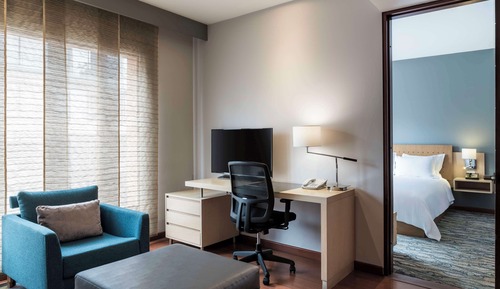 Habitación, varias camas