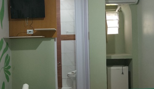 Habitación básica con 2 camas individuales