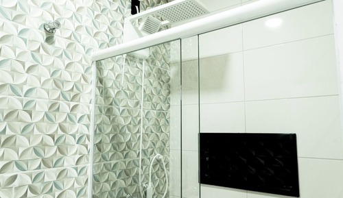 Habitación básica con 1 cama doble o 2 individuales, balcón