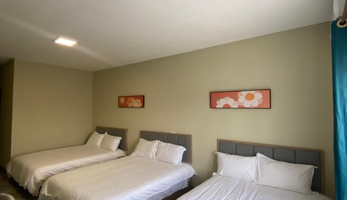 Habitación triple Deluxe, balcón, vistas a la ciudad