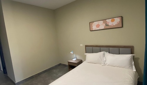 Habitación básica, balcón, vistas a la ciudad