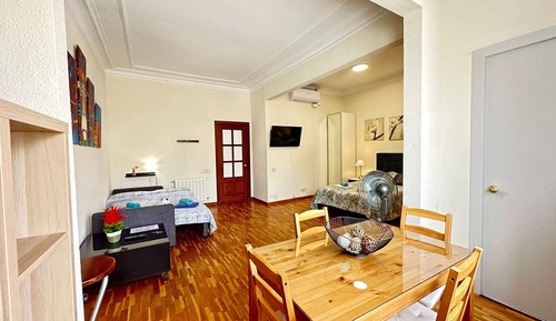 Habitación cuádruple, baño compartido