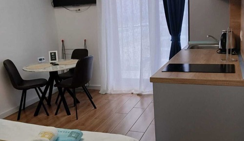 Estudio Deluxe, vistas parciales al mar