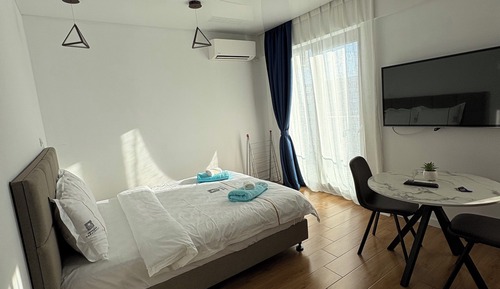 Estudio Deluxe, vistas parciales al mar