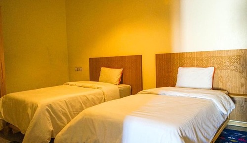 Dormitorio compartido Confort, vistas parciales al mar