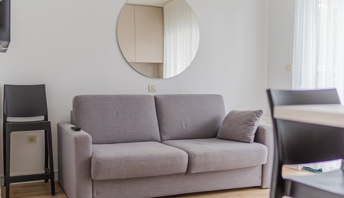 Apartamento clásico, balcón, vistas al mar