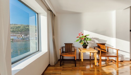 Habitación familiar con 1 cama doble o 2 individuales, baño privado, vistas al lago