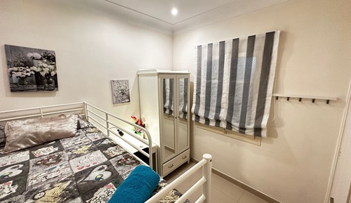 Habitación económica con 2 camas individuales, baño compartido