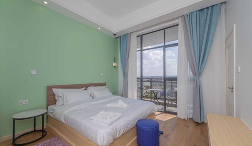 Apartamento de lujo, balcón, vistas a la ciudad