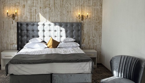 Habitación de lujo con 1 cama doble o 2 individuales, vistas a la montaña
