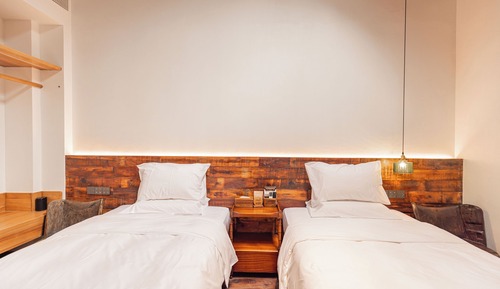 Habitación clásica con 2 camas individuales, vistas a la montaña