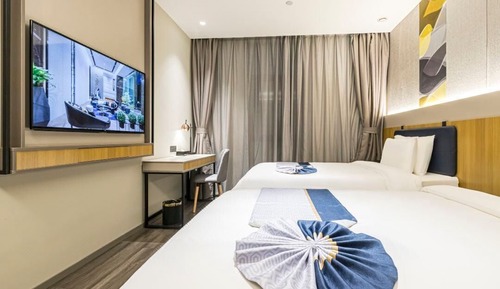 Habitación superior con 1 cama doble o 2 individuales