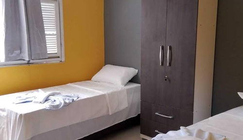 Habitación Confort con 1 cama doble o 2 individuales