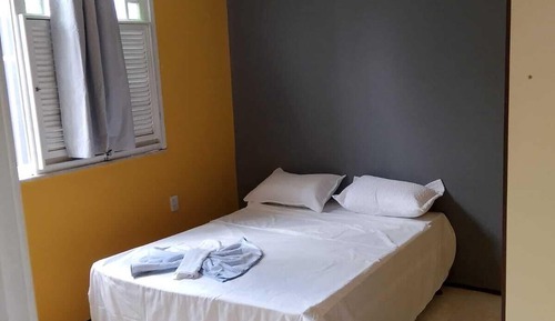 Habitación básica con 1 cama doble o 2 individuales