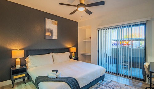 Apartamento de lujo, 1 cama de matrimonio grande con sofá cama, no fumadores, balcón