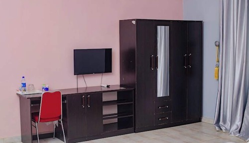 Habitación económica, balcón, vistas a la ciudad