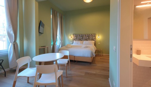 Habitación triple Deluxe, balcón