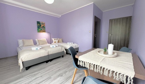 Habitación triple básica, baño privado, planta baja
