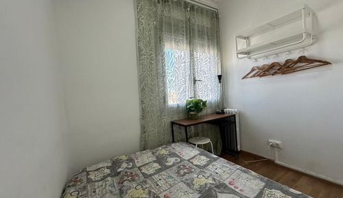 Habitación individual, baño compartido