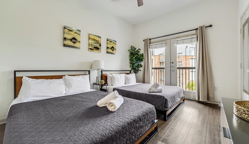 Apartamento familiar, 2 habitaciones, balcón, vistas al jardín