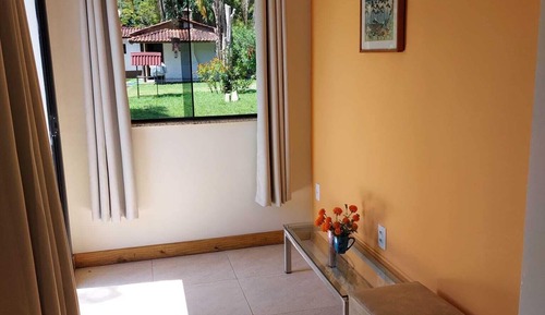 Chalet, vistas al jardín (Tiê)