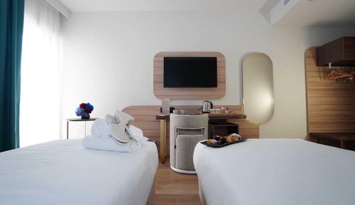 Habitación triple superior, balcón