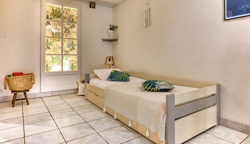 Habitación cuádruple Confort, vistas al jardín