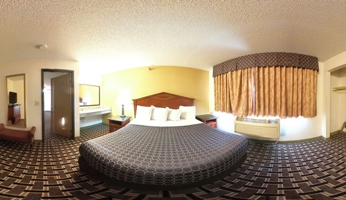 1 King Bed Studio Suite Oversized Non- Smoking