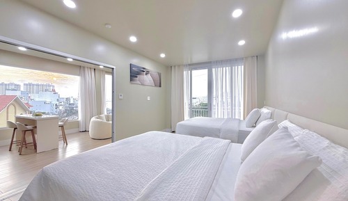 Habitación de lujo, 2 camas de matrimonio, balcón, vistas al río