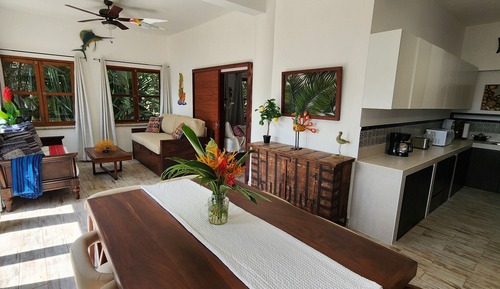 Apartamento de lujo, patio, vistas al río