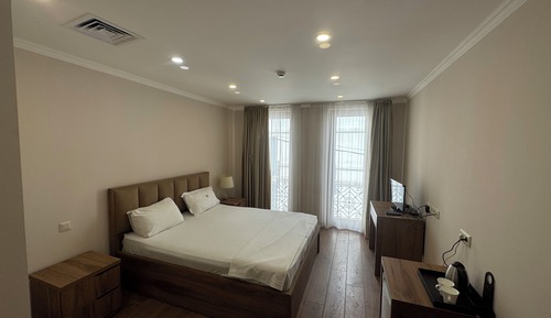 Habitación doble, balcón, vistas a la ciudad