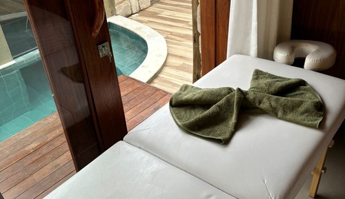 Bungalow romántico, piscina privada, vistas a la piscina